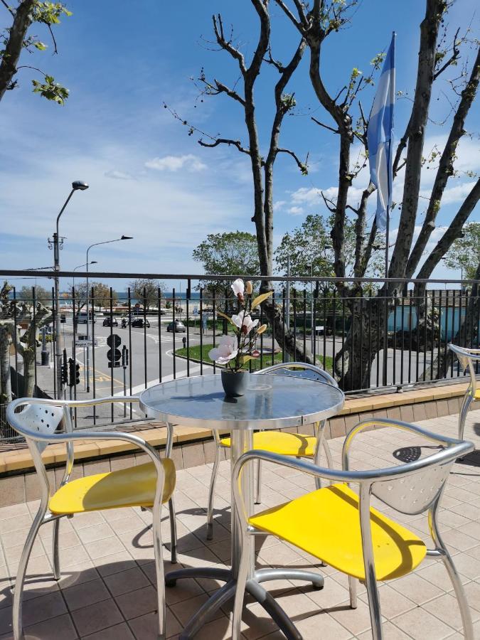 Hotel Ideale Young People Under 40 Rimini Exterior foto