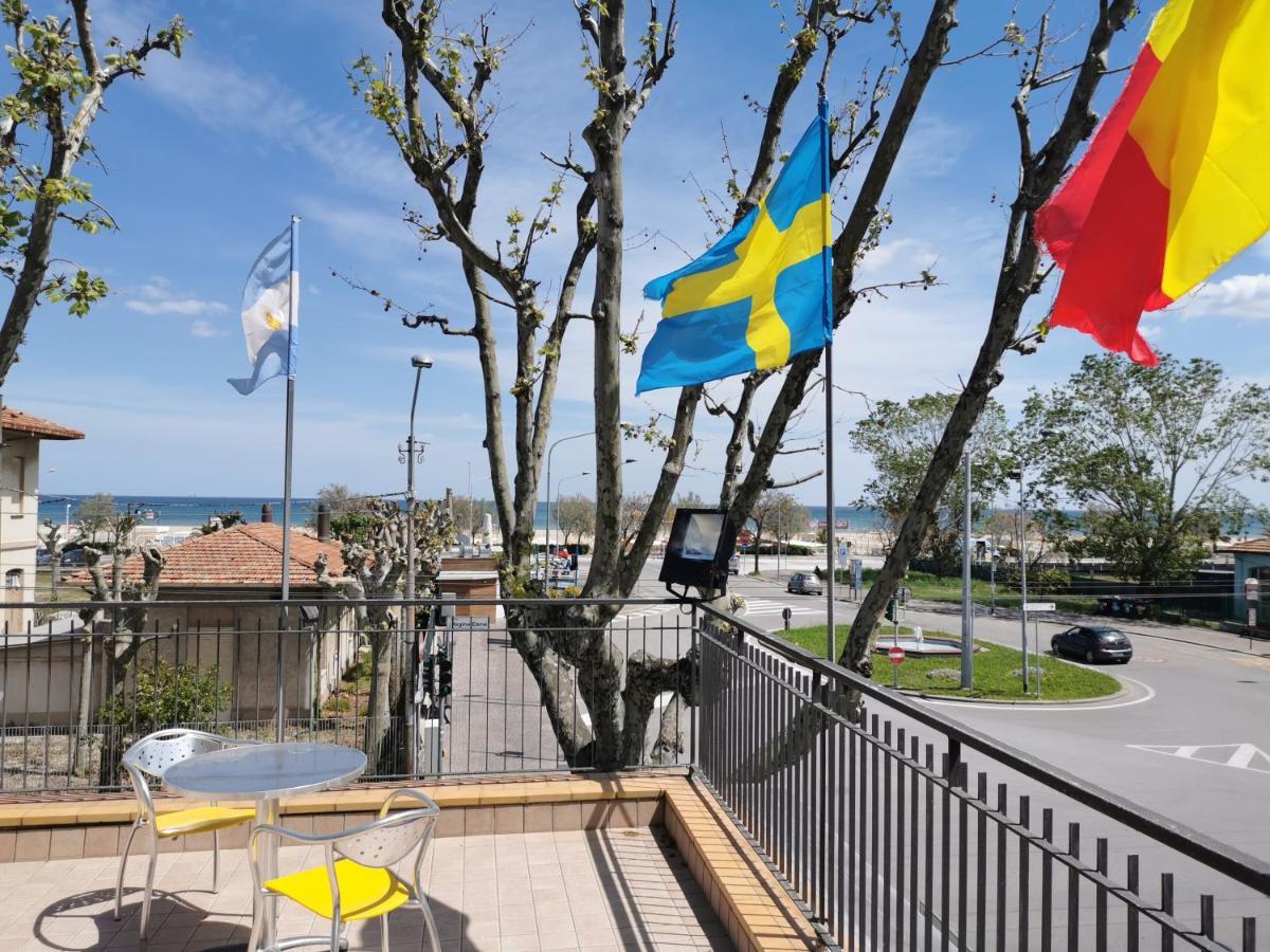 Hotel Ideale Young People Under 40 Rimini Exterior foto