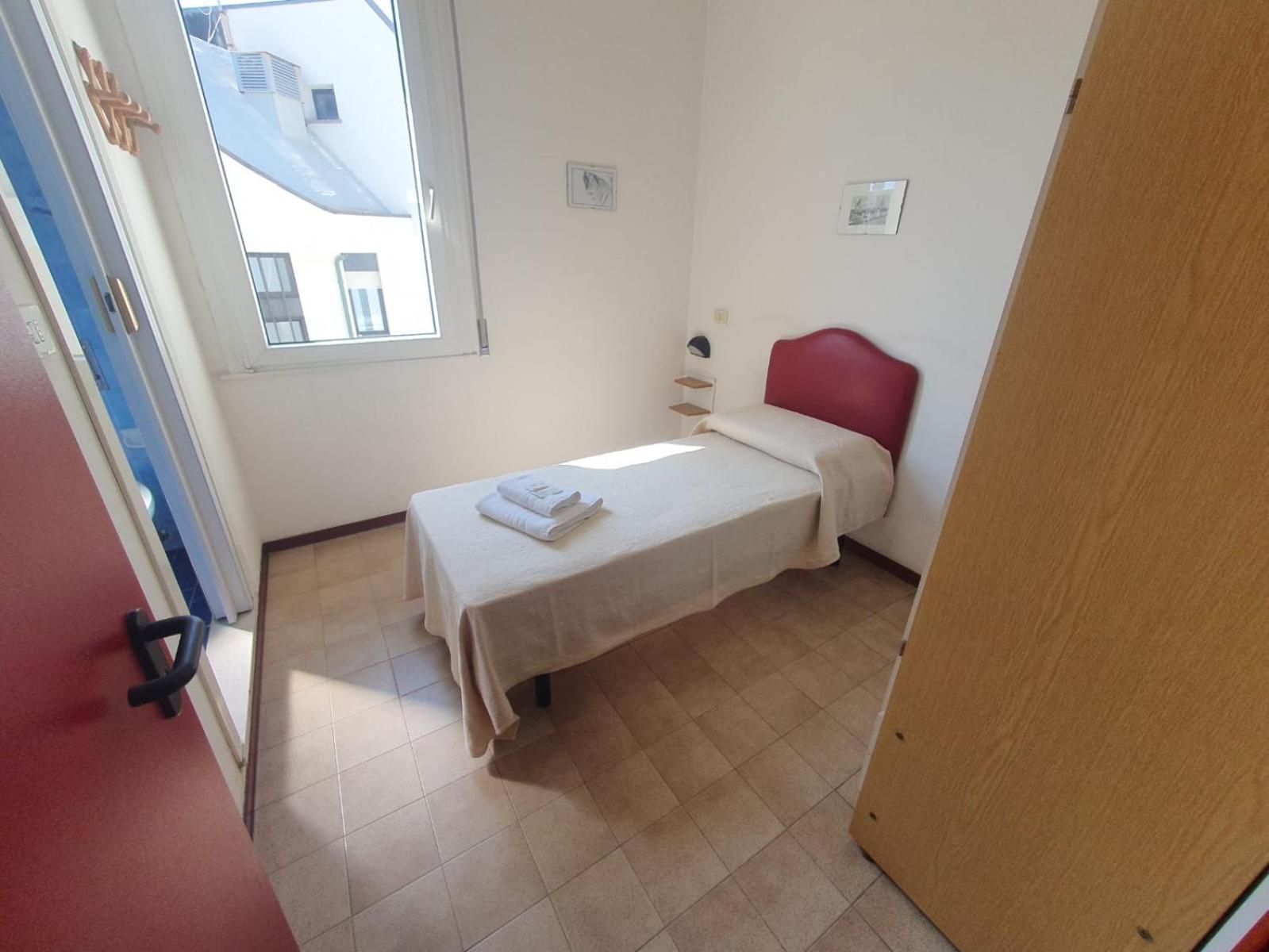 Hotel Ideale Young People Under 40 Rimini Exterior foto